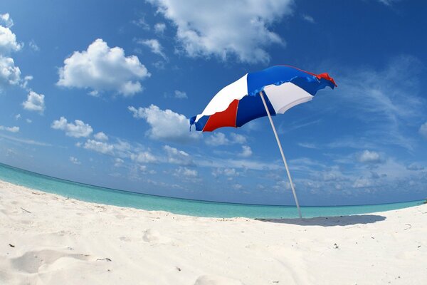 Paraguas en la playa