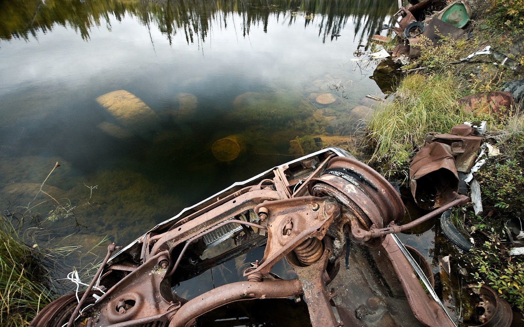 dump car waste a pool