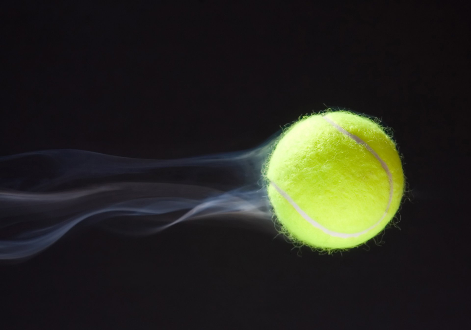 tennisball tennis flugbahn flugbahn schleppe geschwindigkeit dunkelblauer hintergrund makro hintergrundbilder