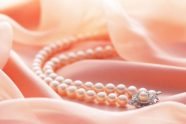 Belles perles de perles roses