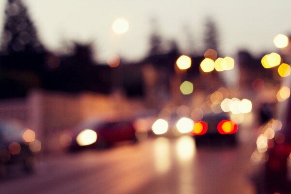 Widescreen wallpaper city lights of evening streets