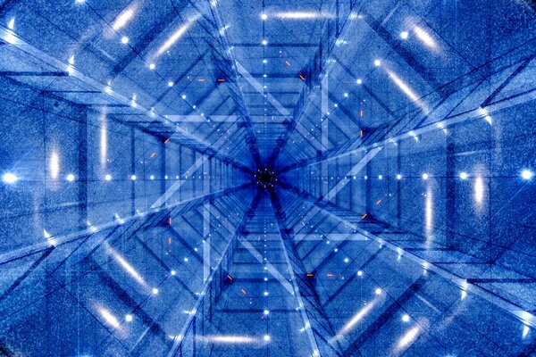 Tunnel aus volumetrischen Lichtstrahlen