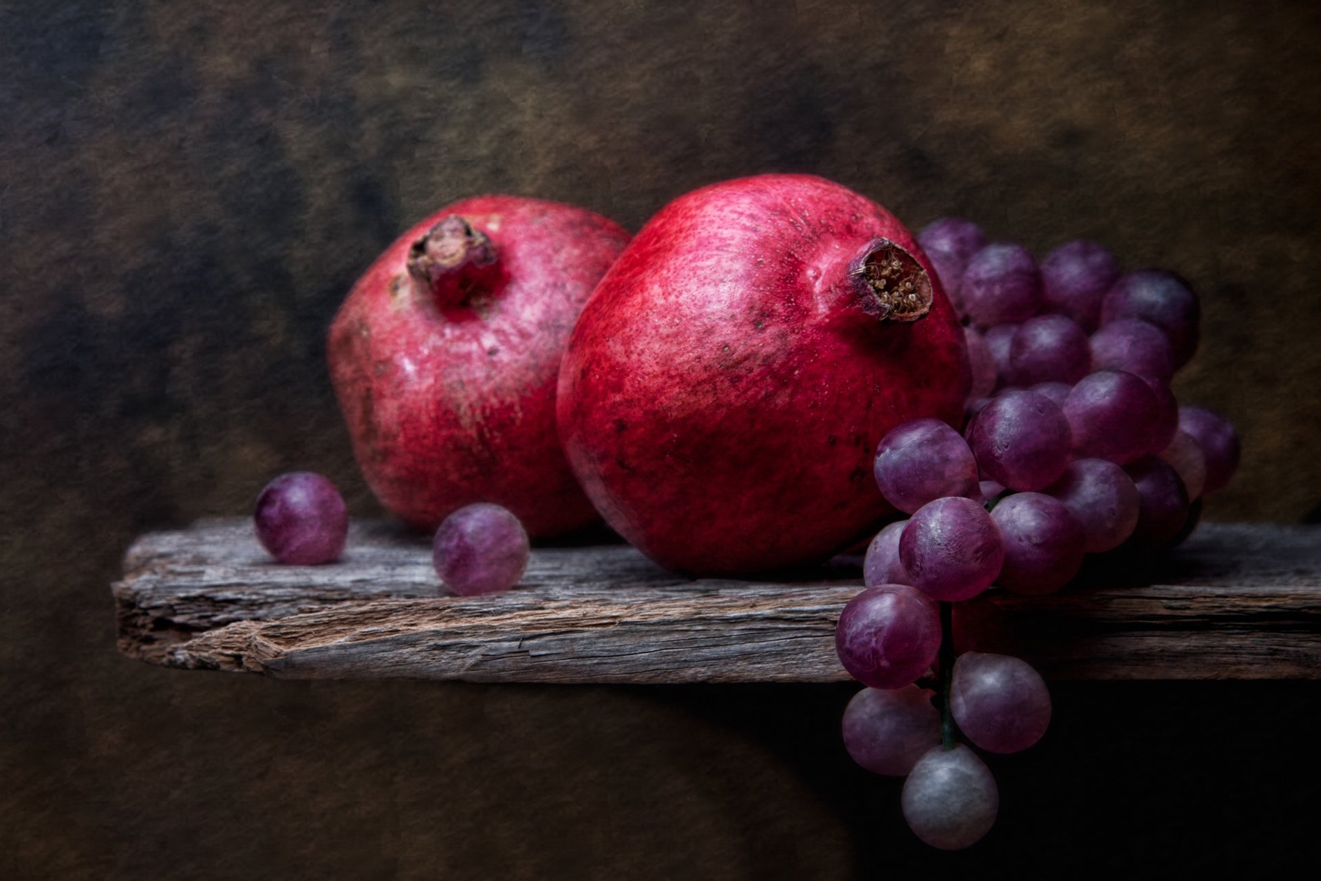 uvas y granadas uvas granadas naturaleza muerta