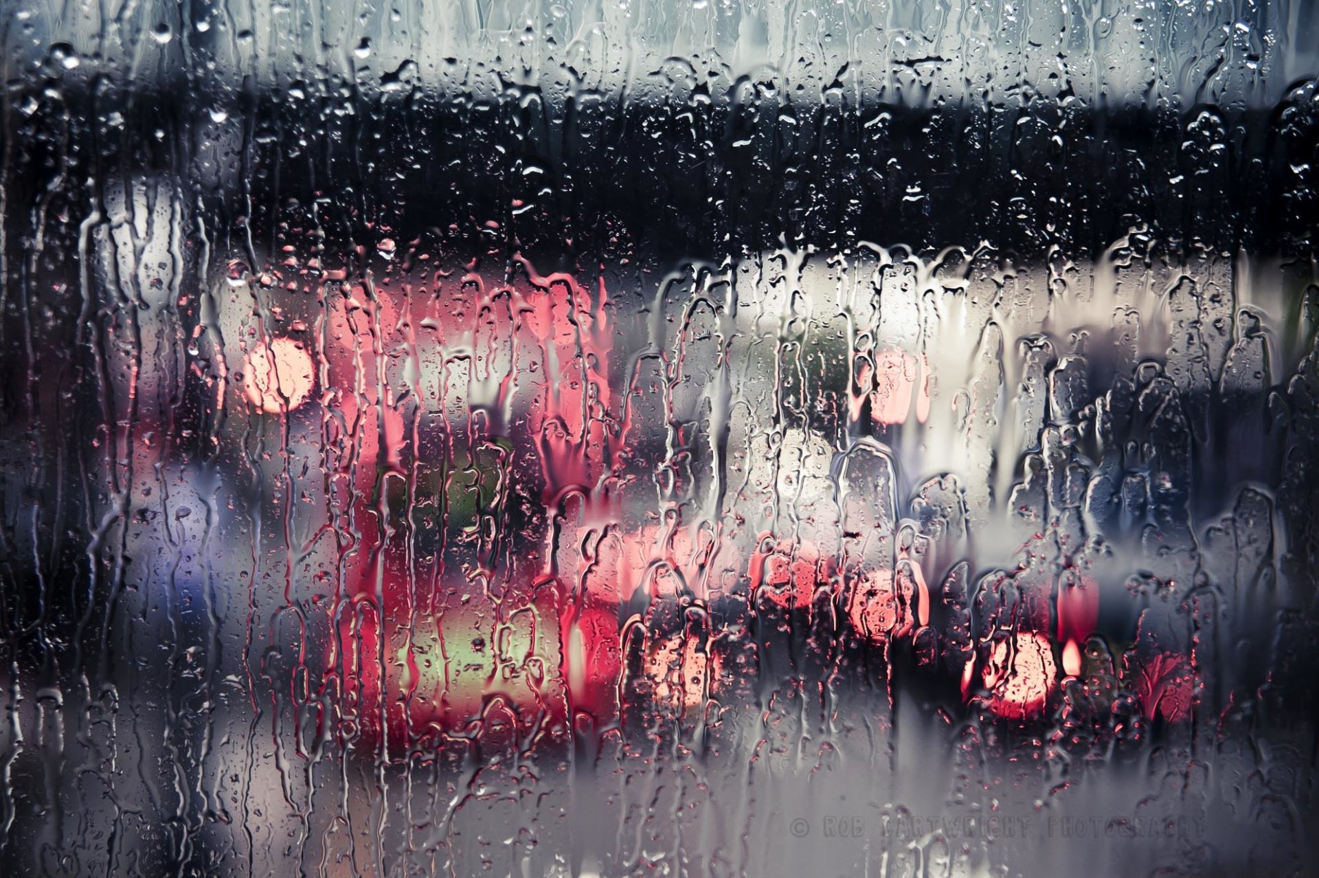 regen regen glas wasser ströme stadt straße bokeh