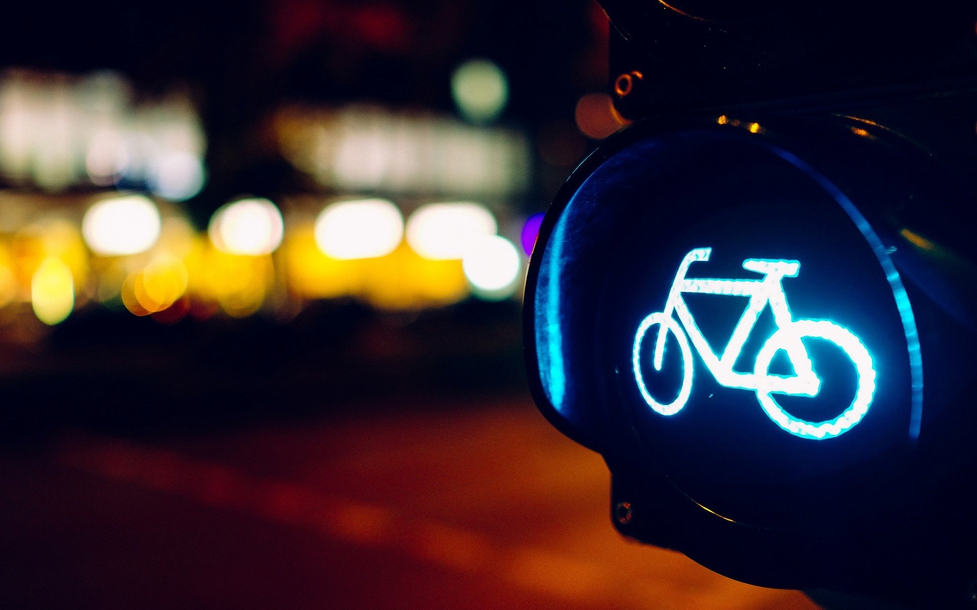 makro zeichen fahrrad fahrt blau lichter licht straße unschärfe bokeh hintergrund tapete widescreen vollbild widescreen