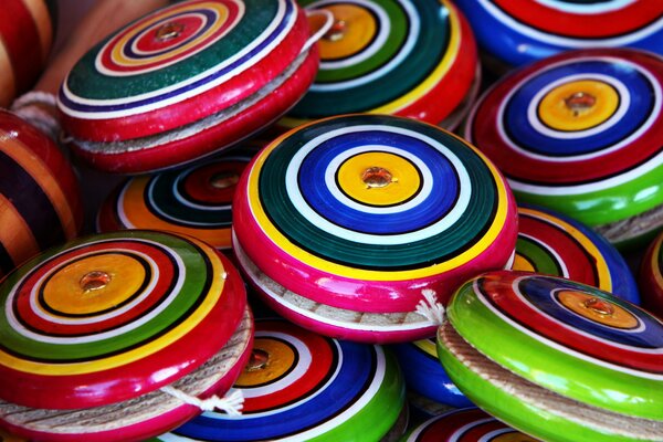 Multicolored striped yo-yo a lot