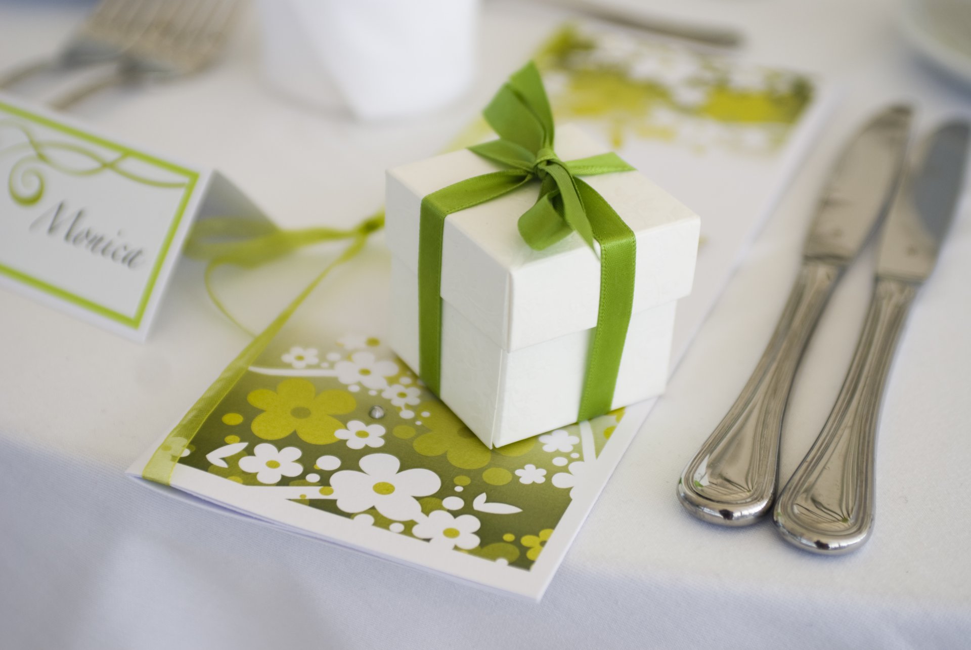 table present white light green box bow appliances wedding holiday dish card