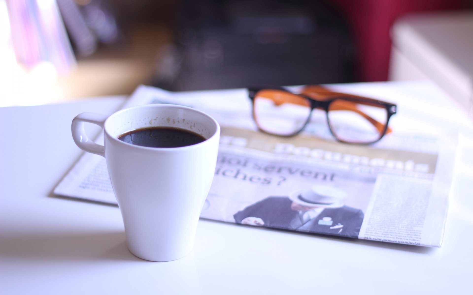 brille zeitung tasse