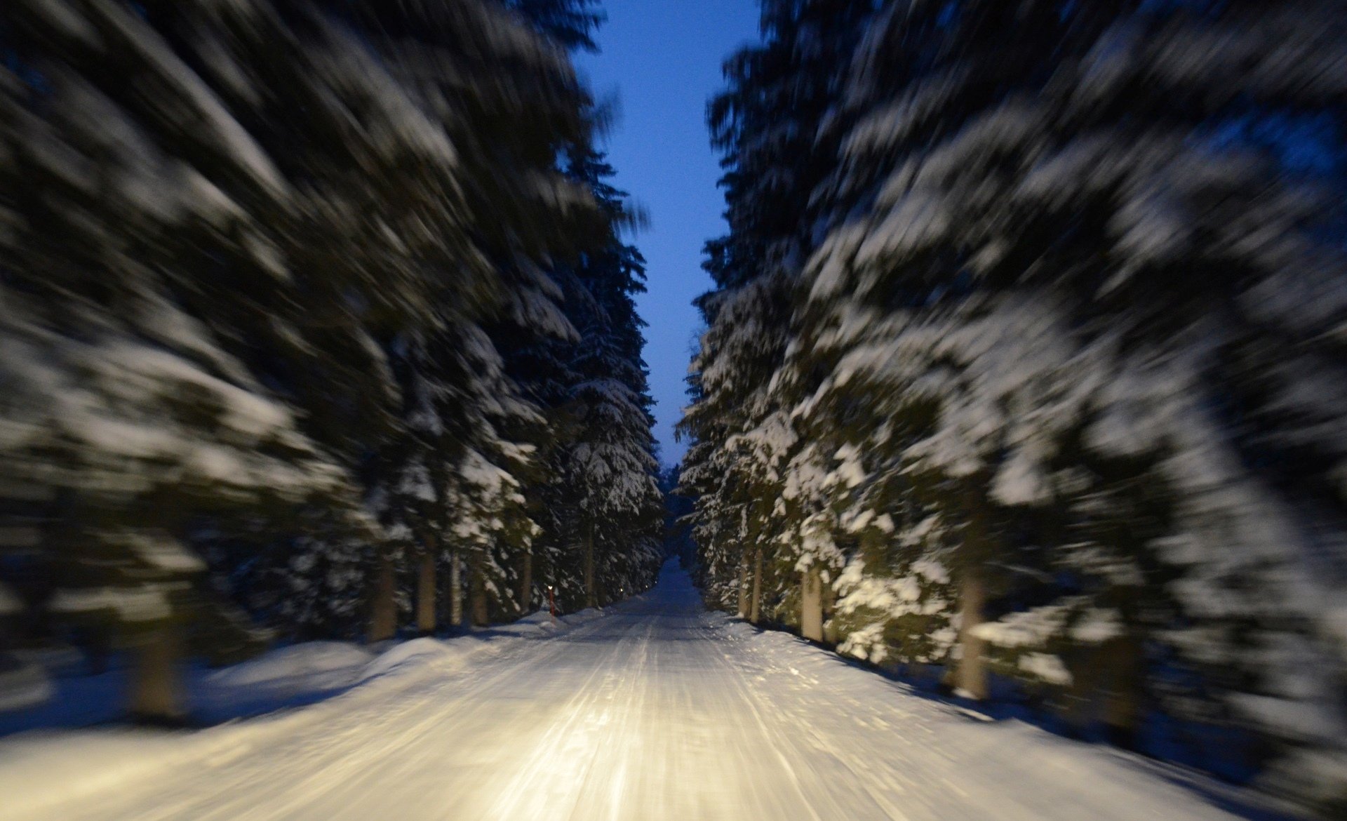 makro straße winter schnee bäume finnland verkehr