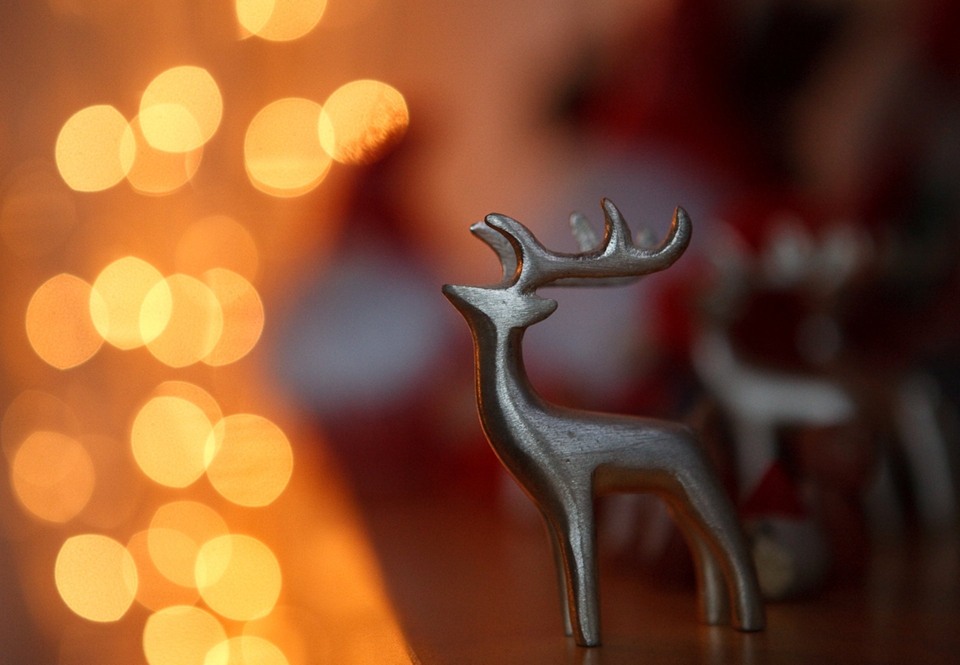 figurine figurine cerf macro photo lumières guirlandes bokeh