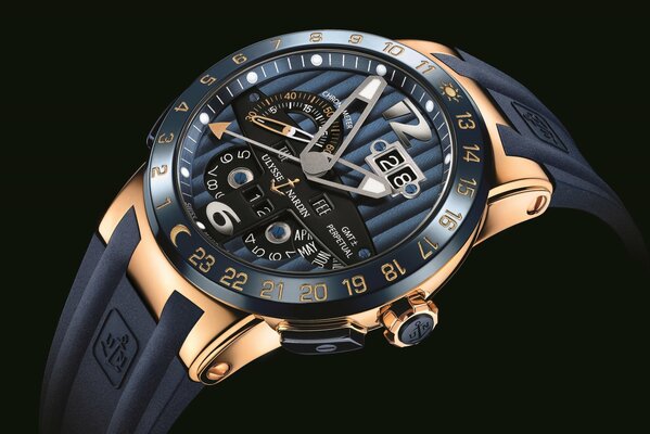 Grande horloge bleu marine