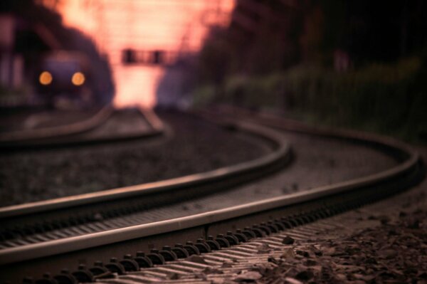 Esperando la llegada del tren nocturno