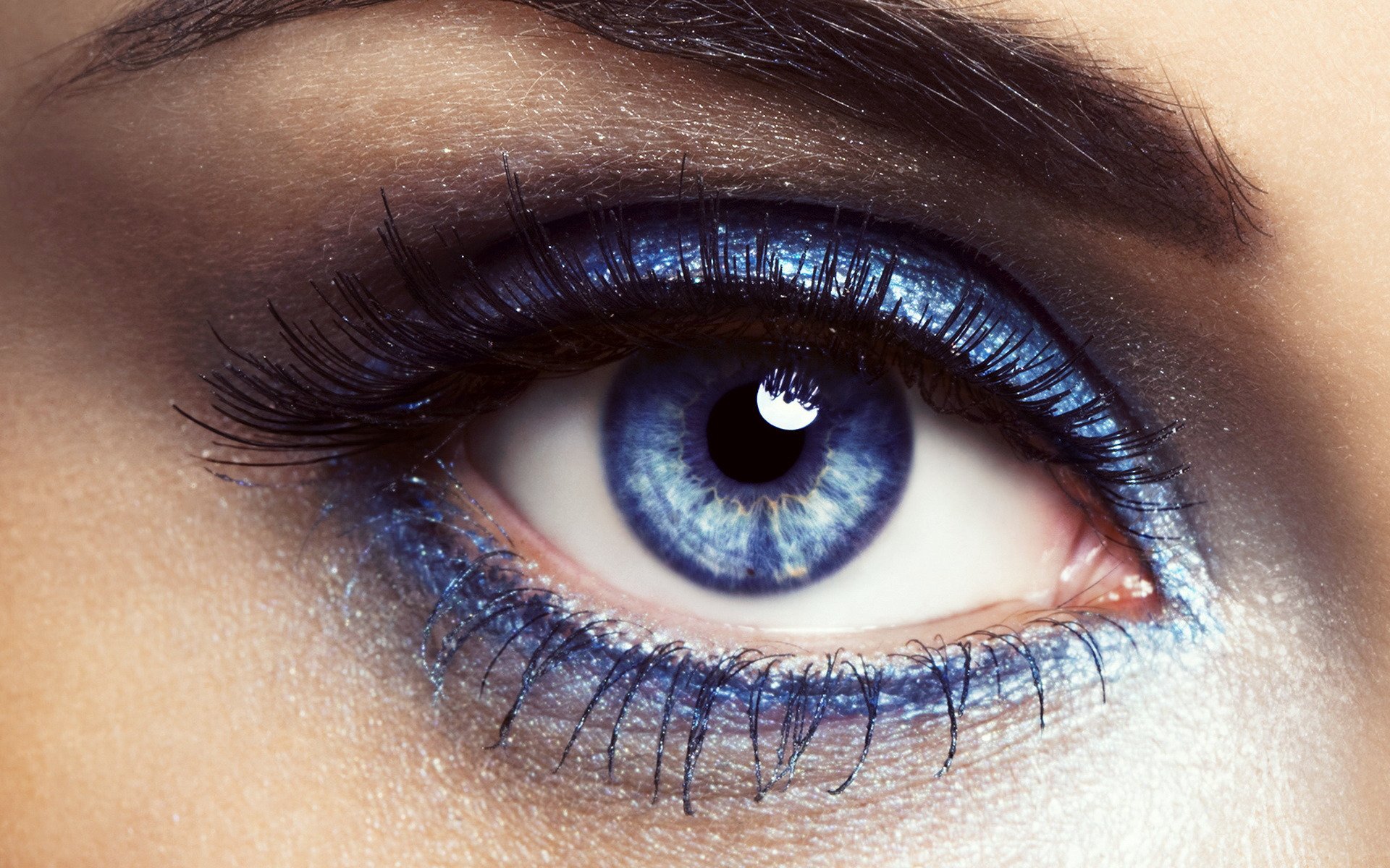 oeil bleu cils mascara sourcil regard