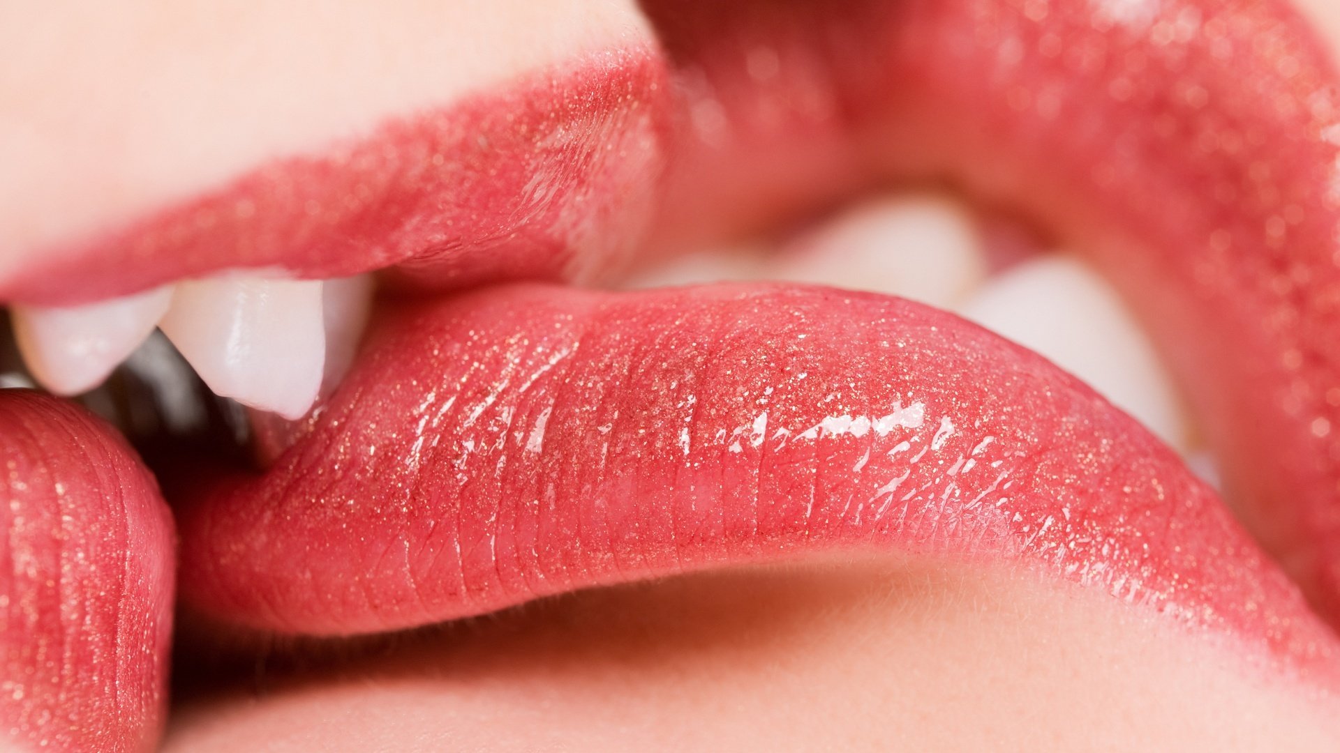 lippen zähne lippenstift glanz kuss