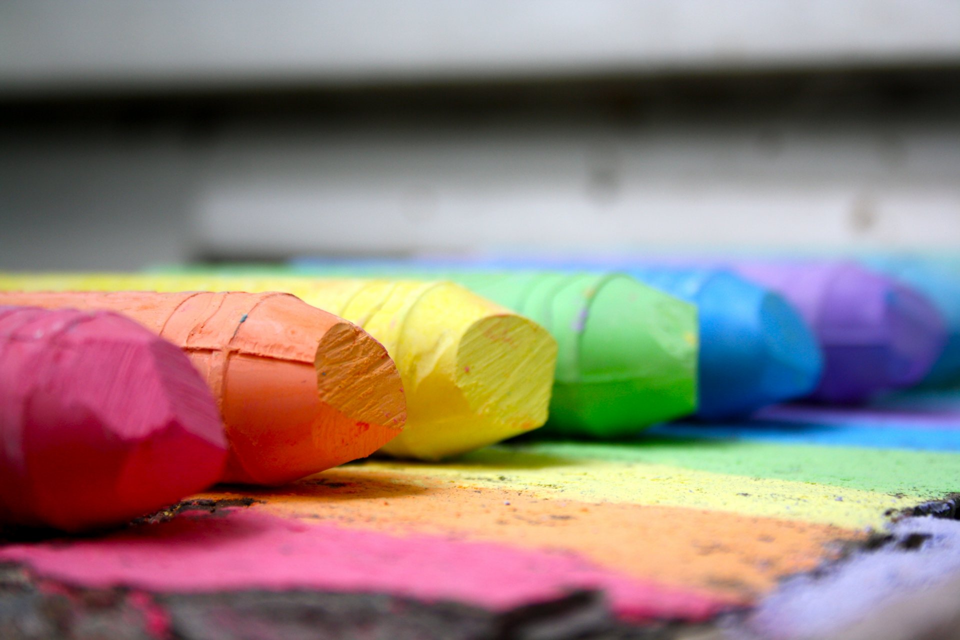 crayones colores arco iris