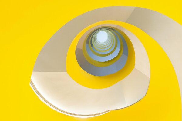 Spirale en jaune et blanc