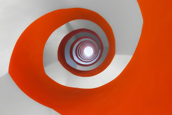 A twisted spiral in red and white