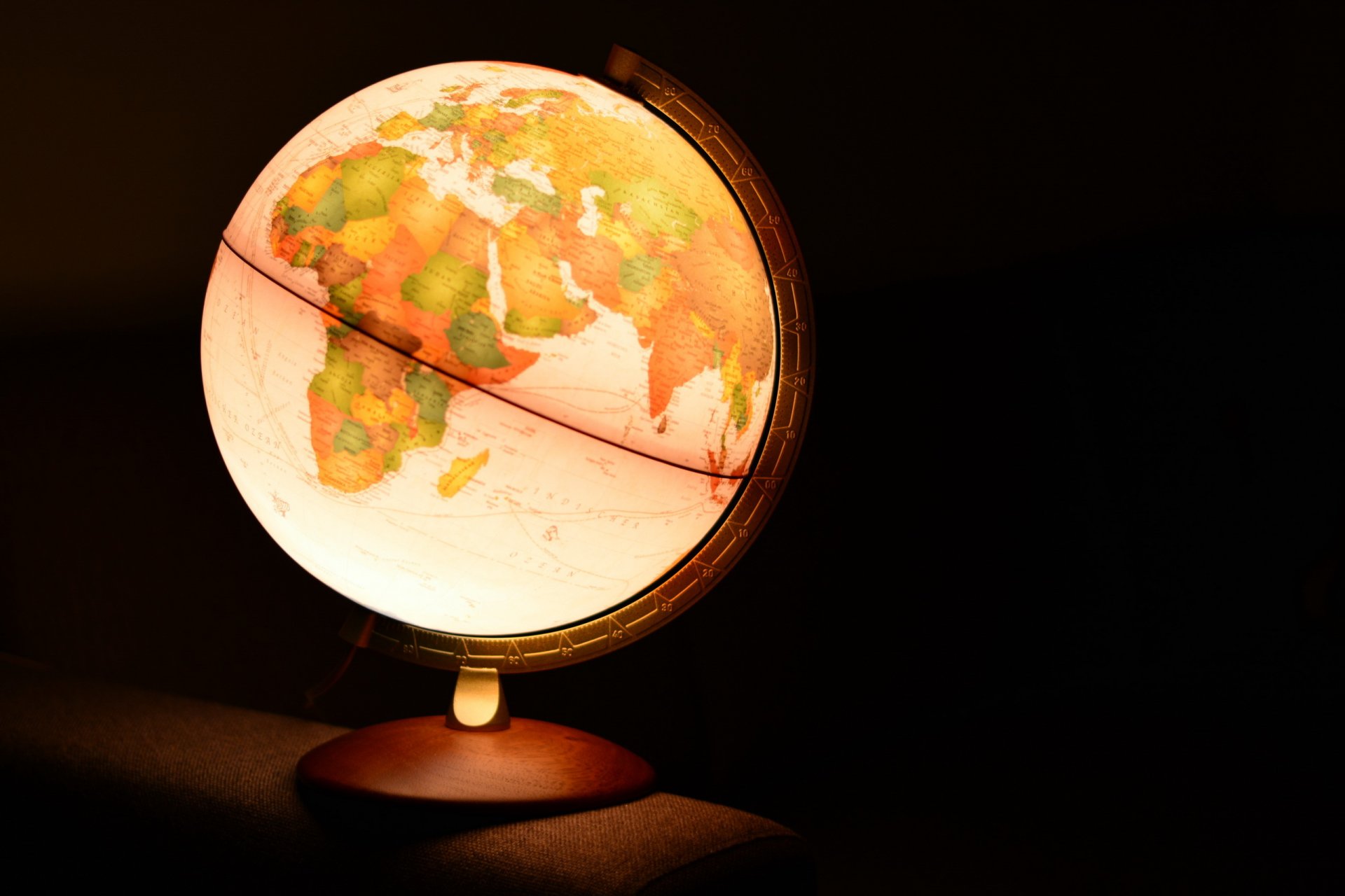 globe light background