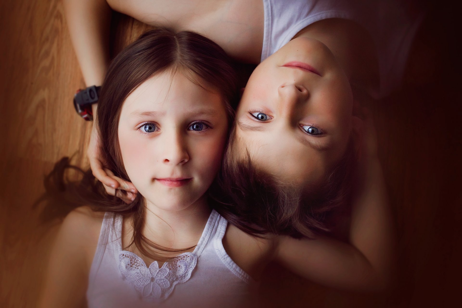 junge mädchen familienfoto bruder schwester kinder