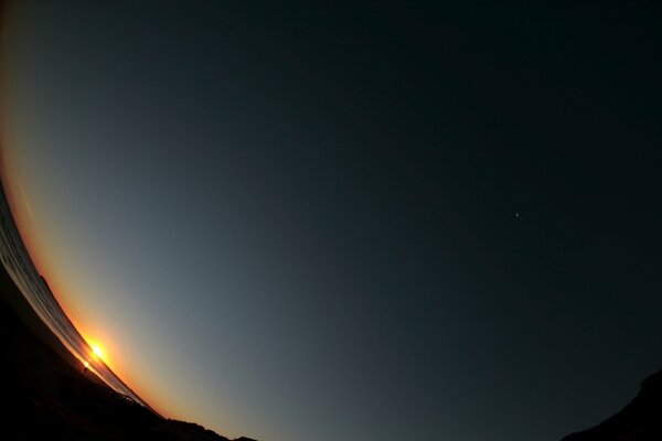 Amanecer y el cielo con el sol