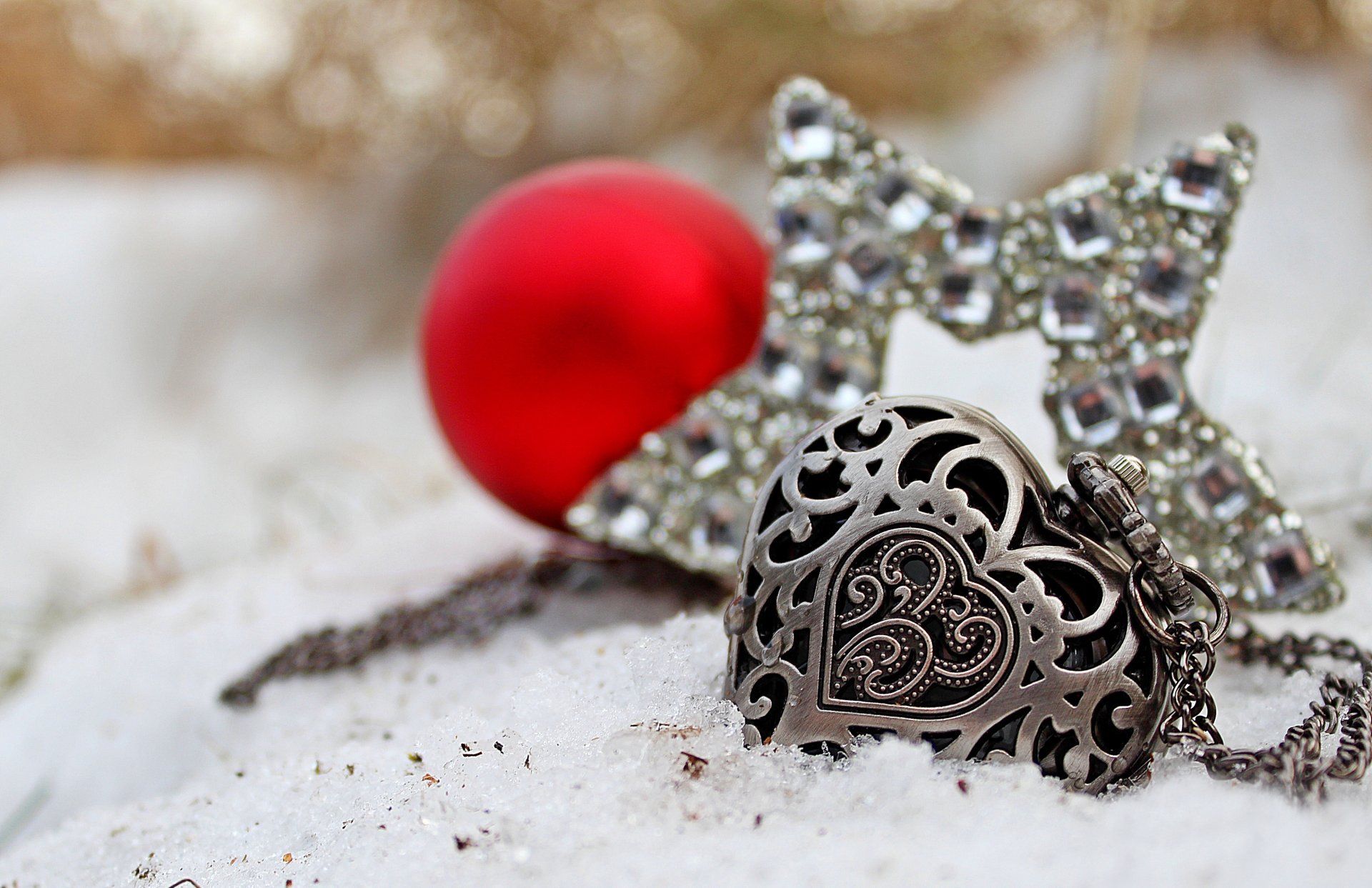 corazón colgante colgante cadena estrella bola rojo nieve hielo invierno