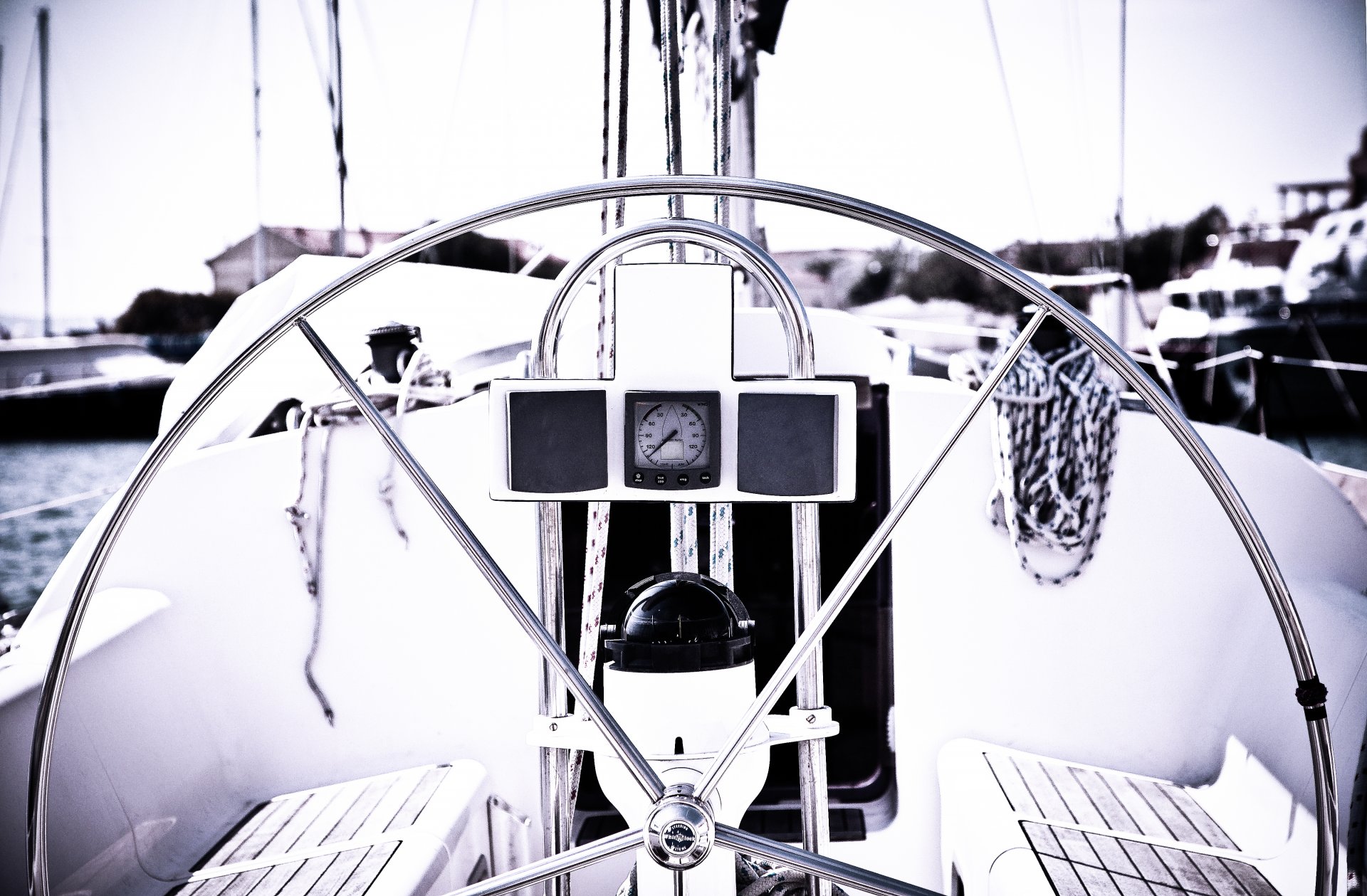 photographe markus spiske yacht gouvernail instruments contrôle