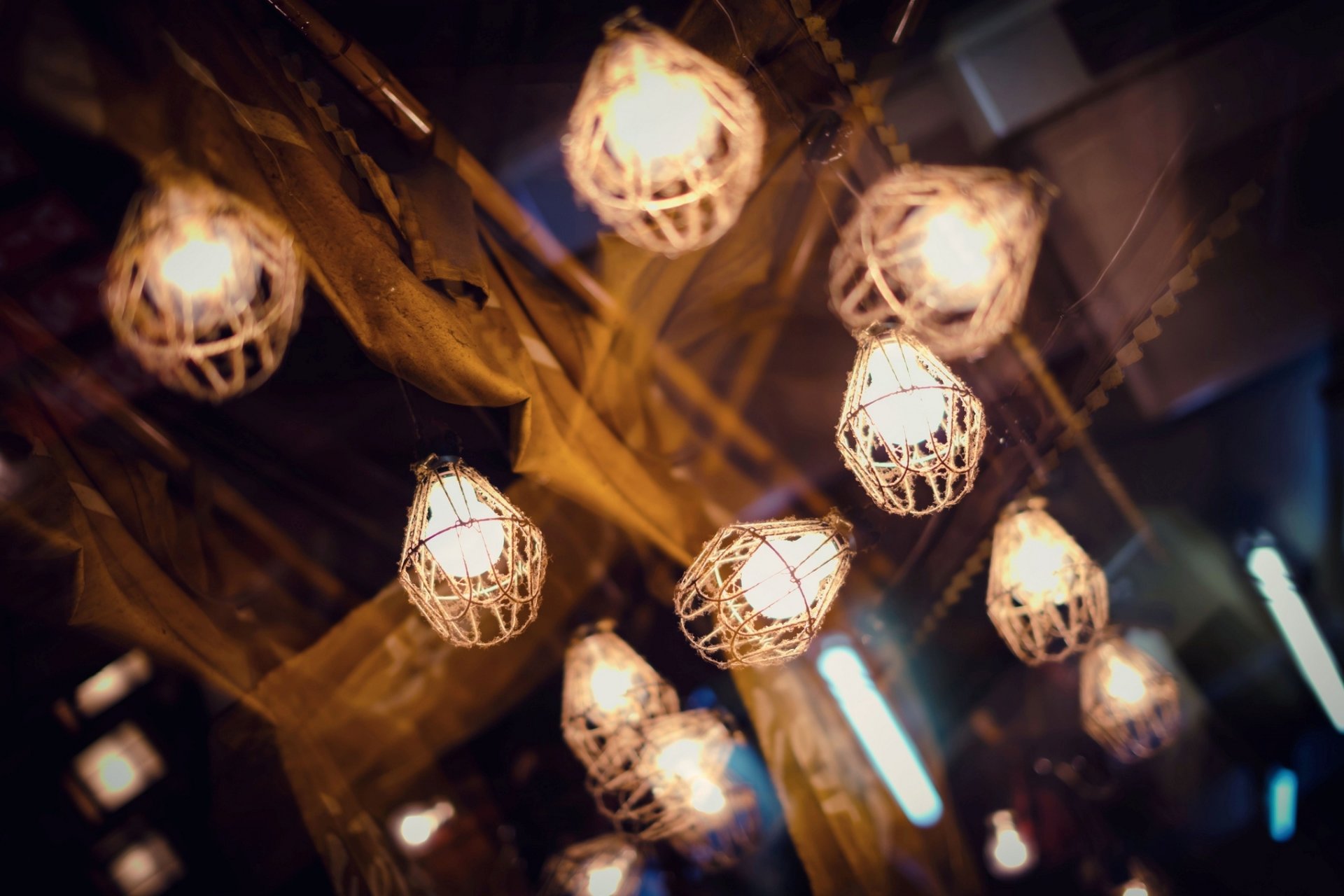 lampen laternen laternen glühbirnen licht beleuchtung baldachin stadt nacht