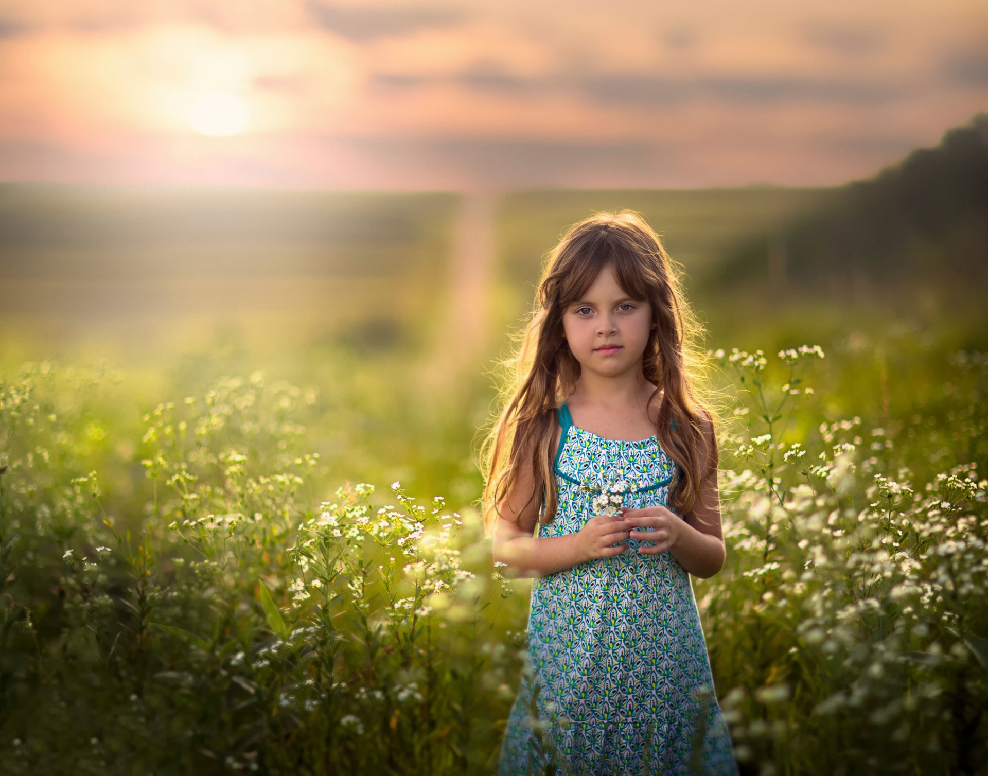 dziewczyna sukienka lato przestrzeń bokeh