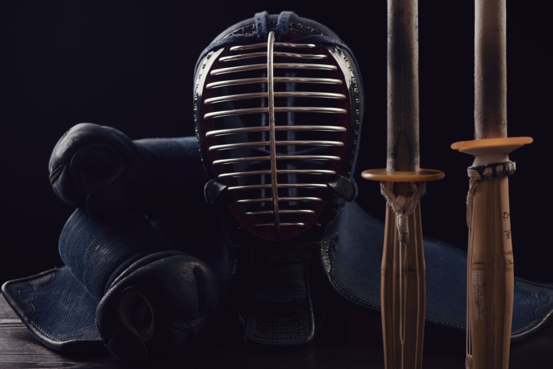 tyle kendo way sword japanese military martial art ammunition equipment protective helmet mask men protective mittens kote two instead of katanas training samurai fencing large bamboo sword sinai small kosinai wallp