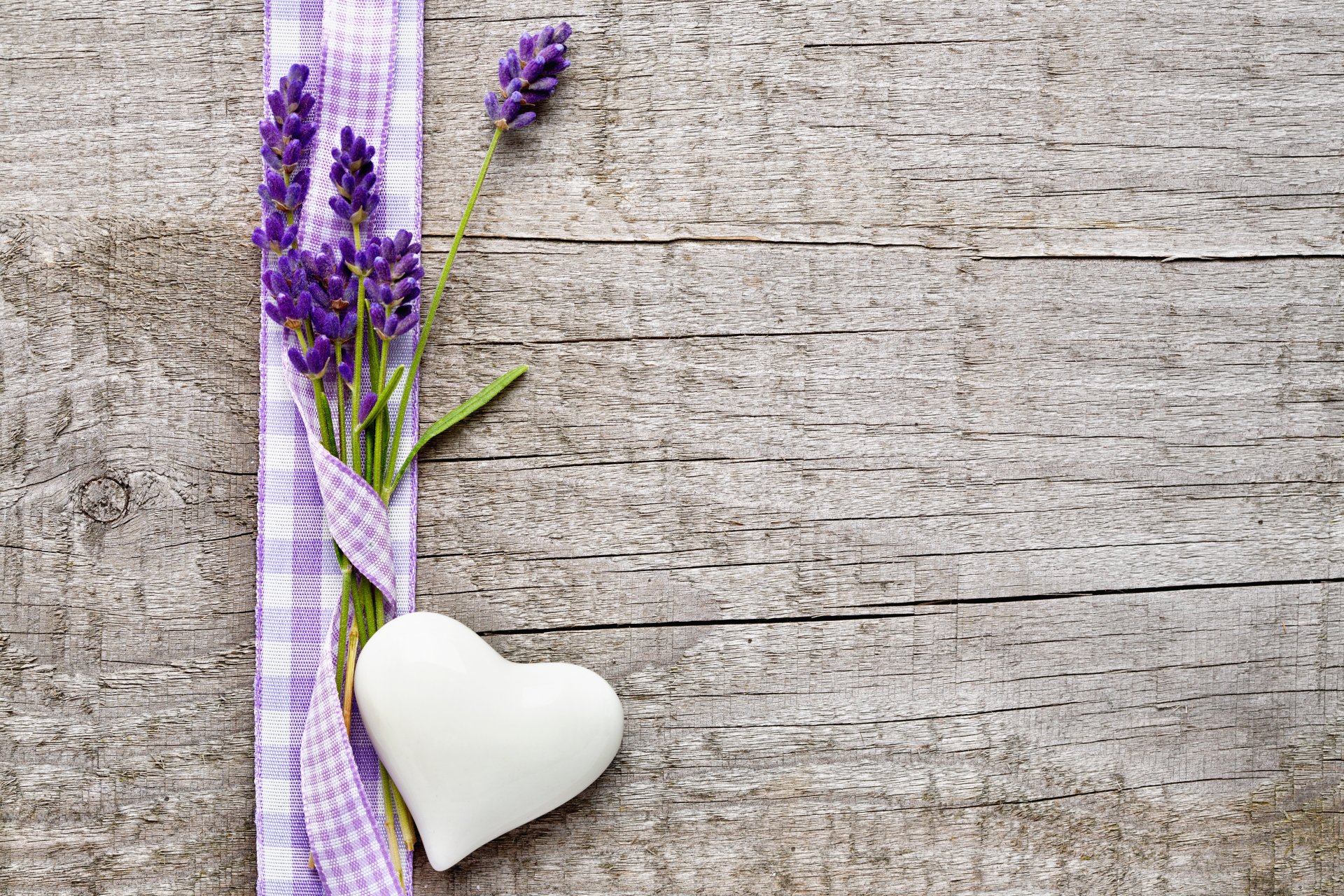 belt lavender heart table