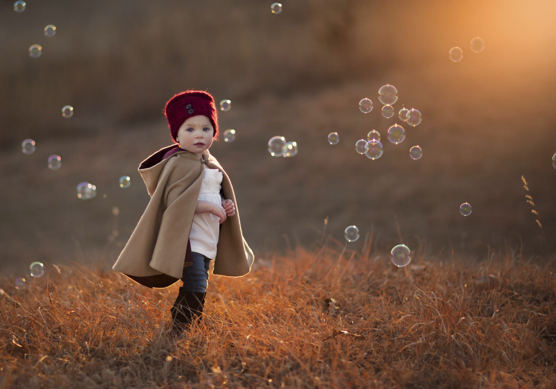 hat bubbles bokeh