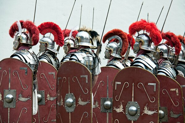 Oddział starożytnych żołnierzy z włóczniami w zbroi