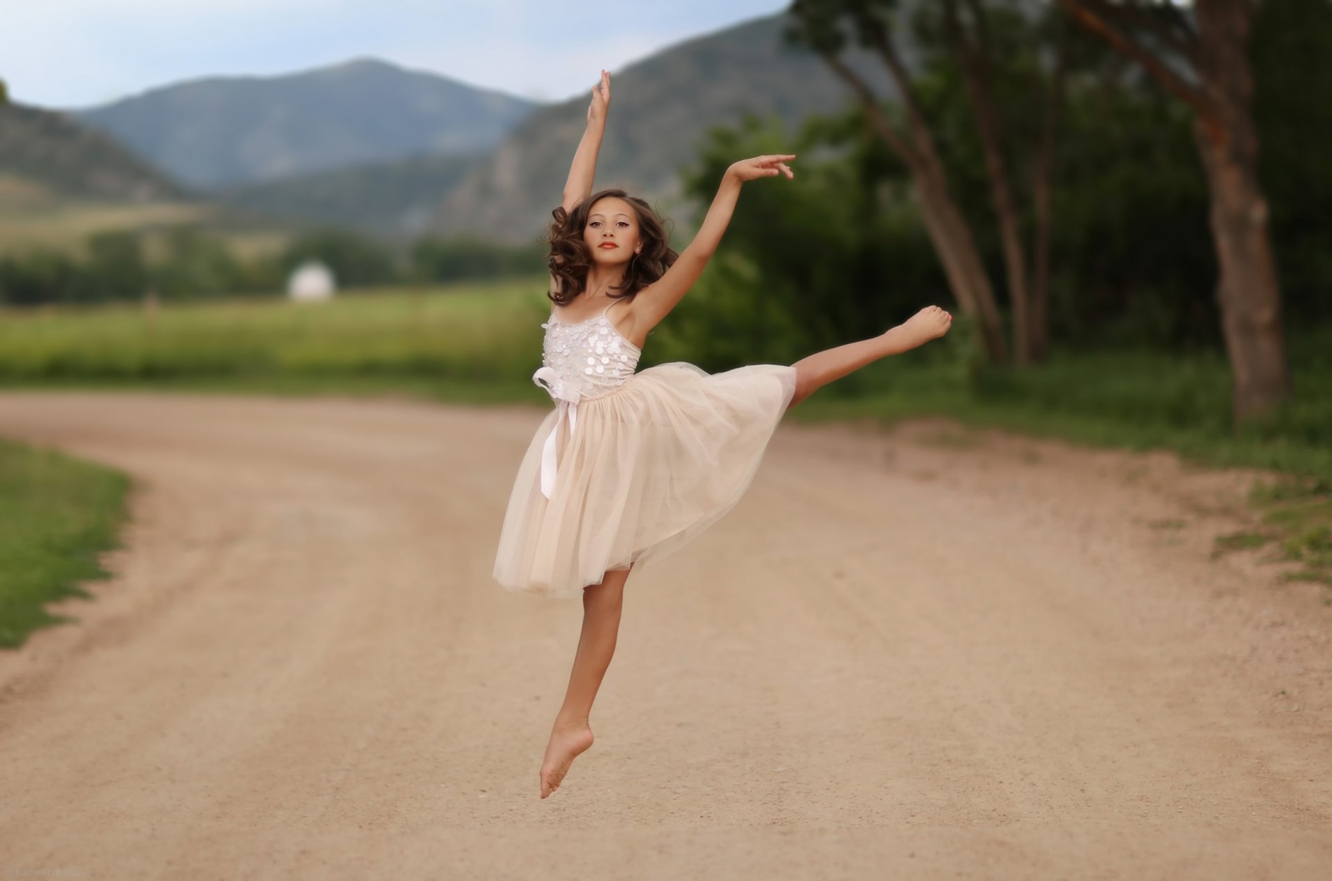 petite danseuse fille danse