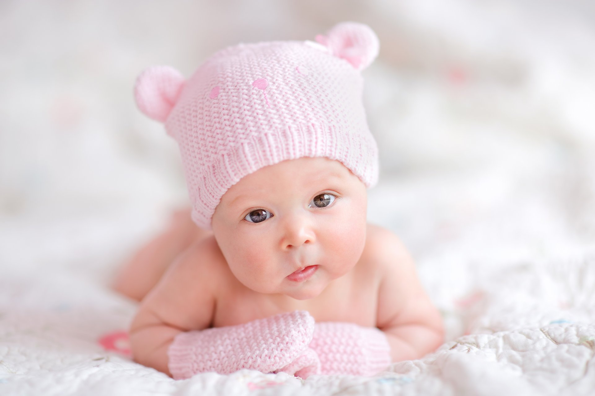 mood little girl baby babe child children eyes hat