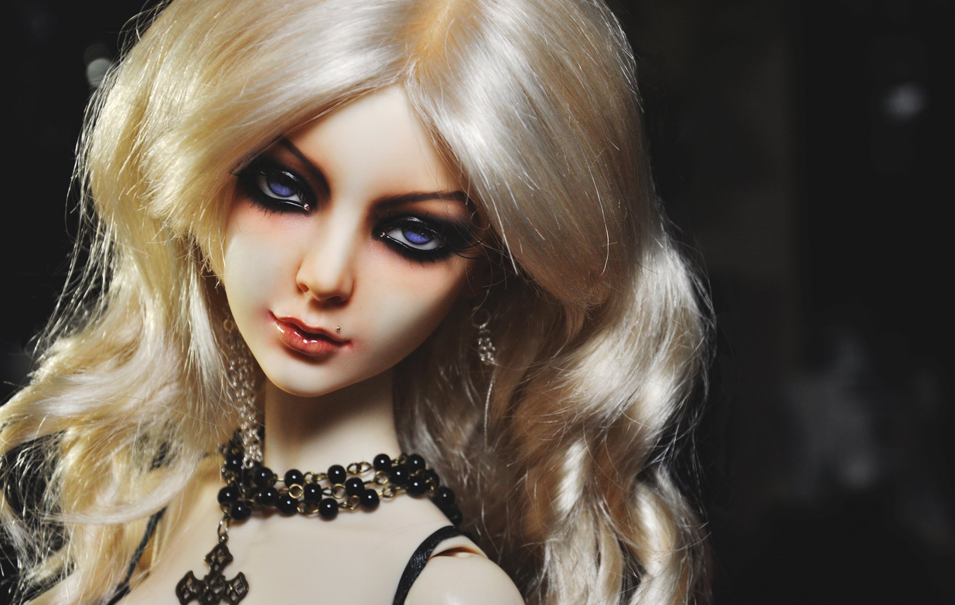 bjd puppe mädchen blond locken schmuck blick