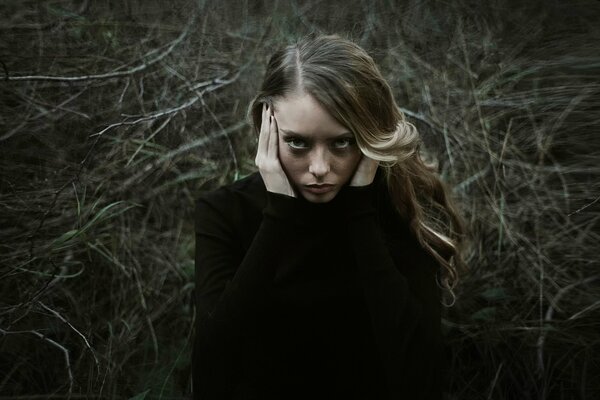 Photo shoot of a girl with a fatal look