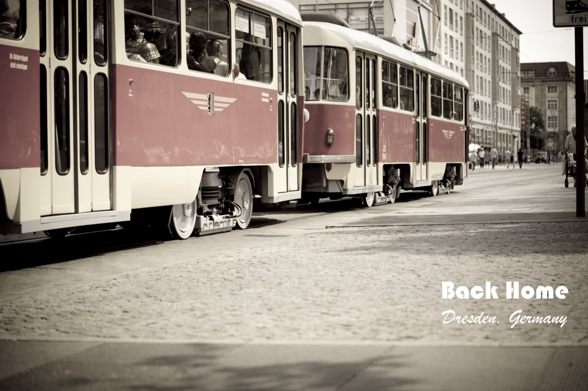 varie tram filobus città strada persone iscrizione torna a casa sfondo carta da parati widescreen schermo intero widescreen widescreen