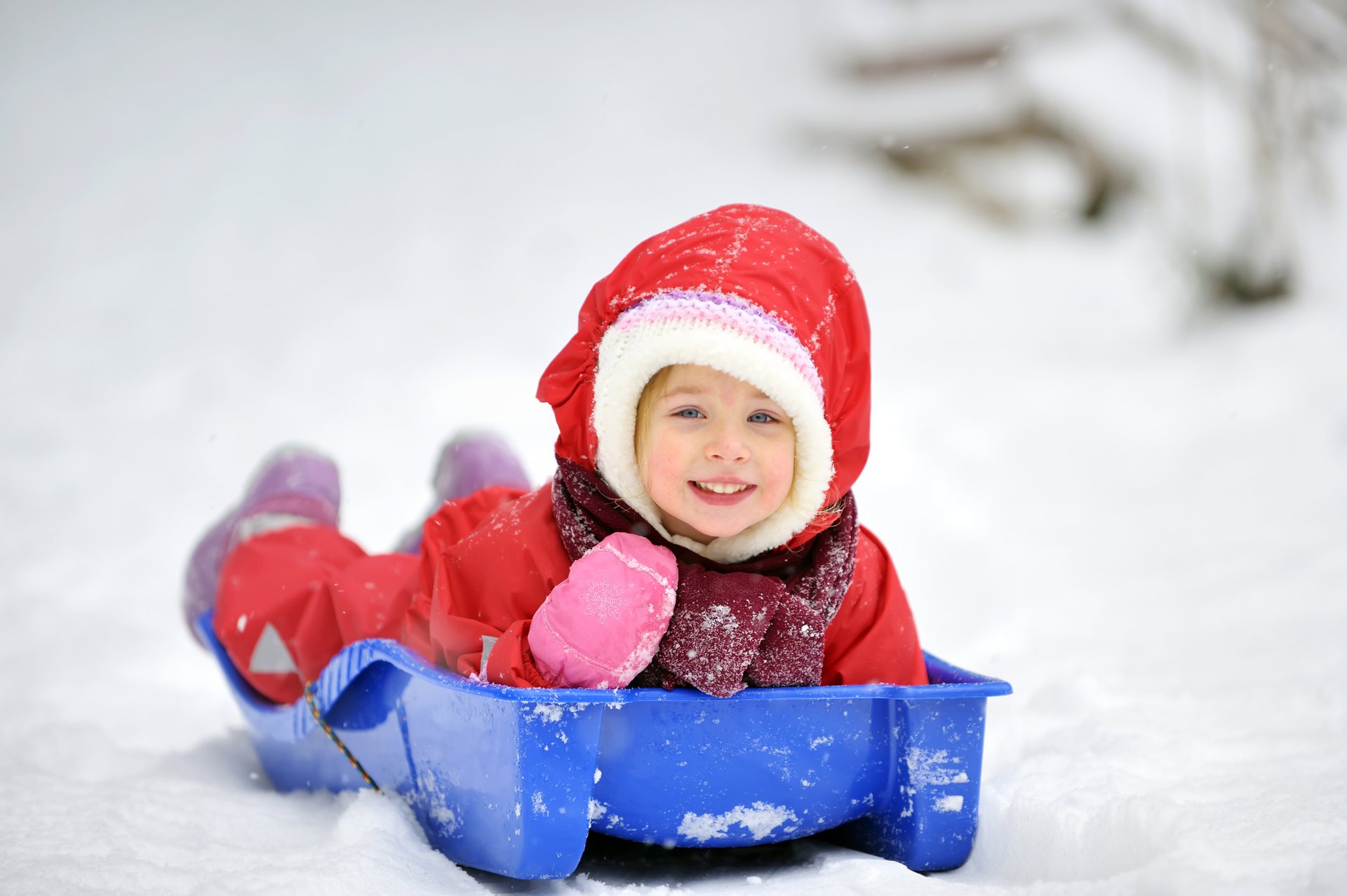 natale nuovo anno ragazza inverno felice slitta bambino inverno felice bambini