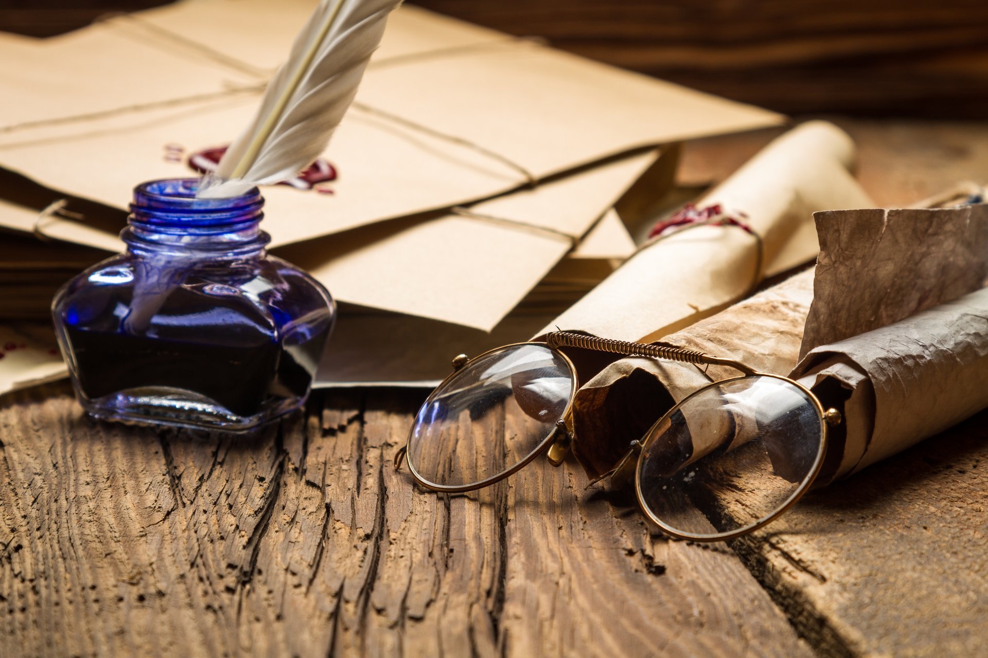 lunettes encre stylo lettres papier rouleaux