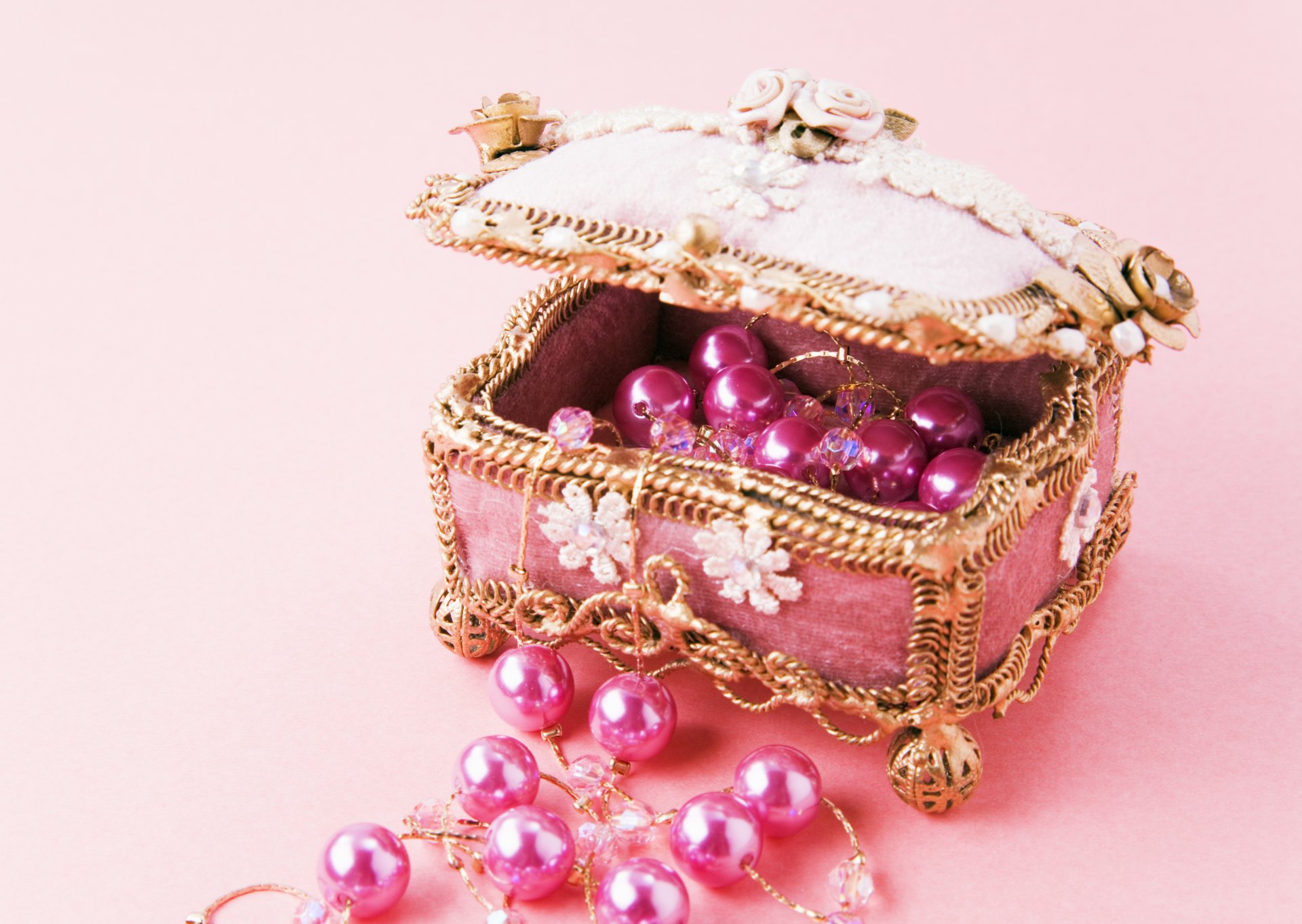 box pink chest beads strands decoration