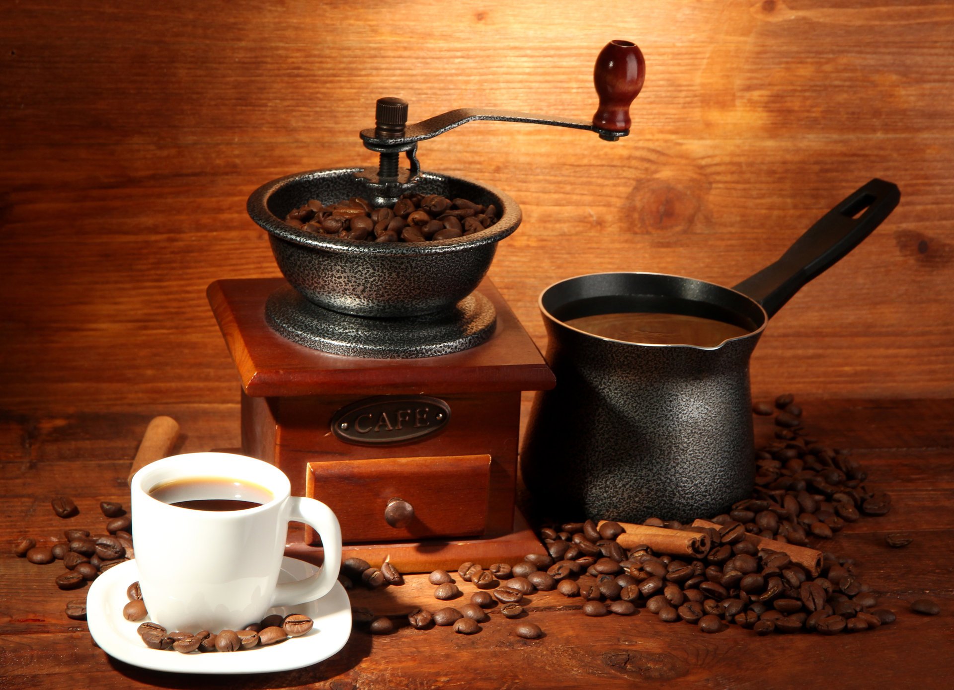 kaffeemühle becher kaffee getränk zimt türke