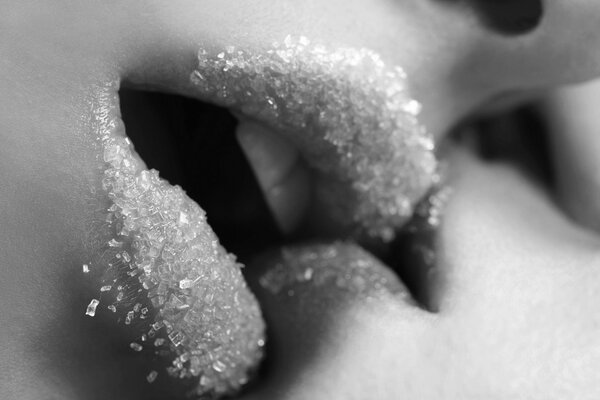 Contacto de los labios con azúcar adherida