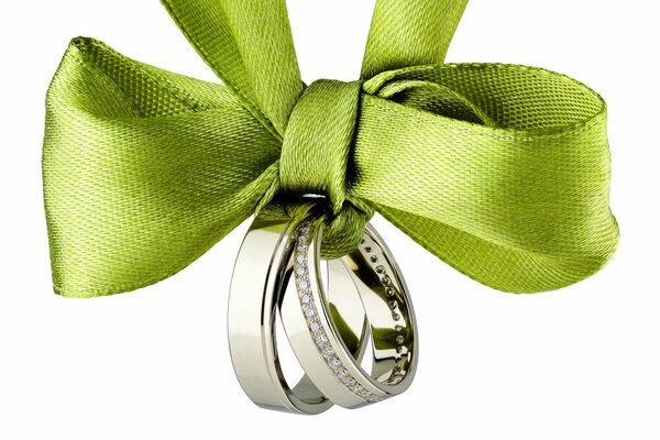 Bellissimi anelli d argento in nastro verde