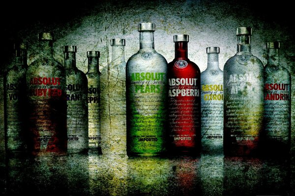 Verschiedene Arten von Wodka in Glasflaschen. Wodka ist absolut