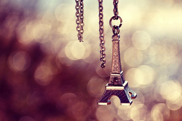 Torre Eiffel-portachiavi in metallo su catena