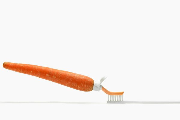 Carotte-dentifrice sur la brosse