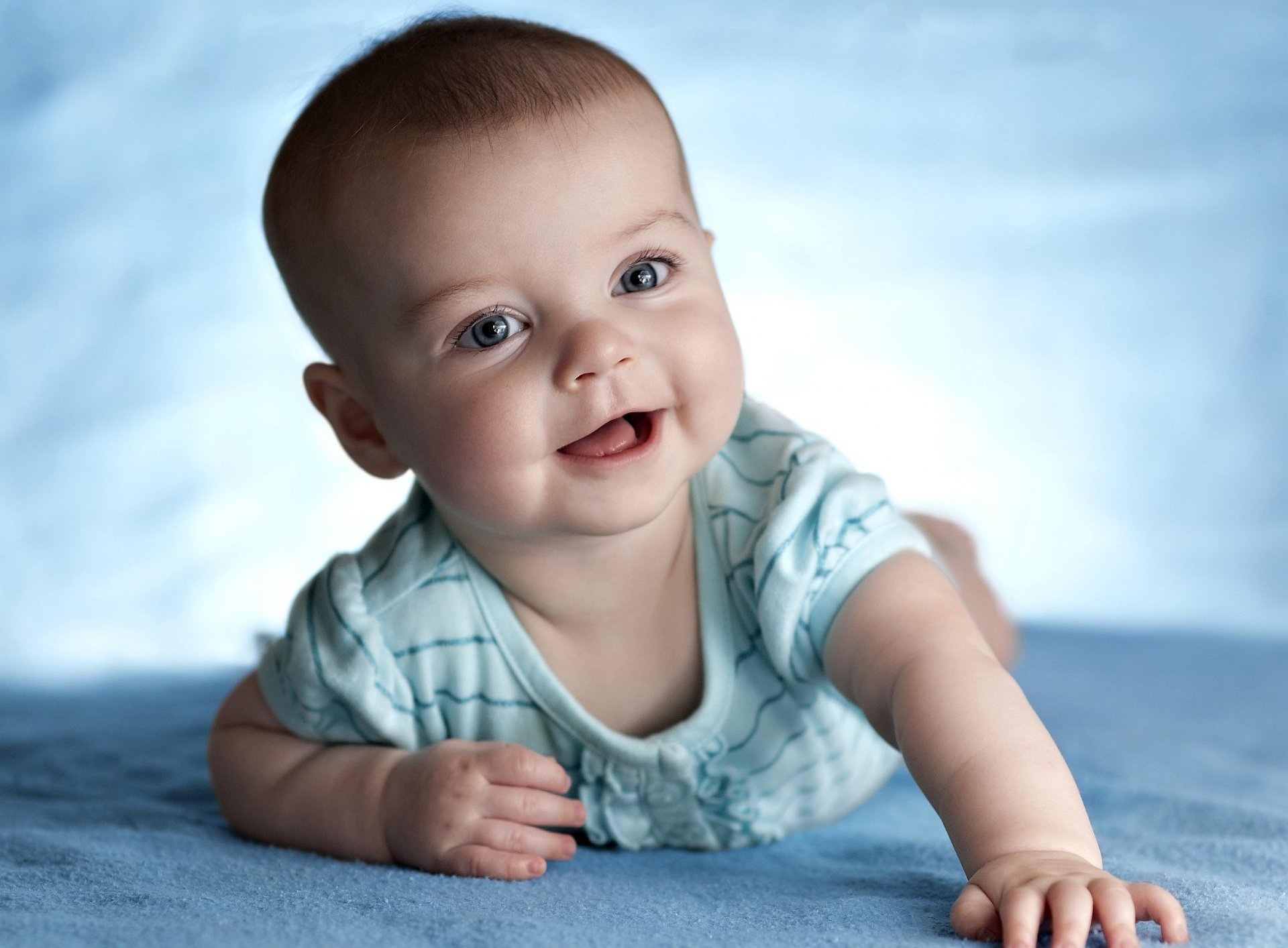 enfant enfant lyalka enfant sourire regard