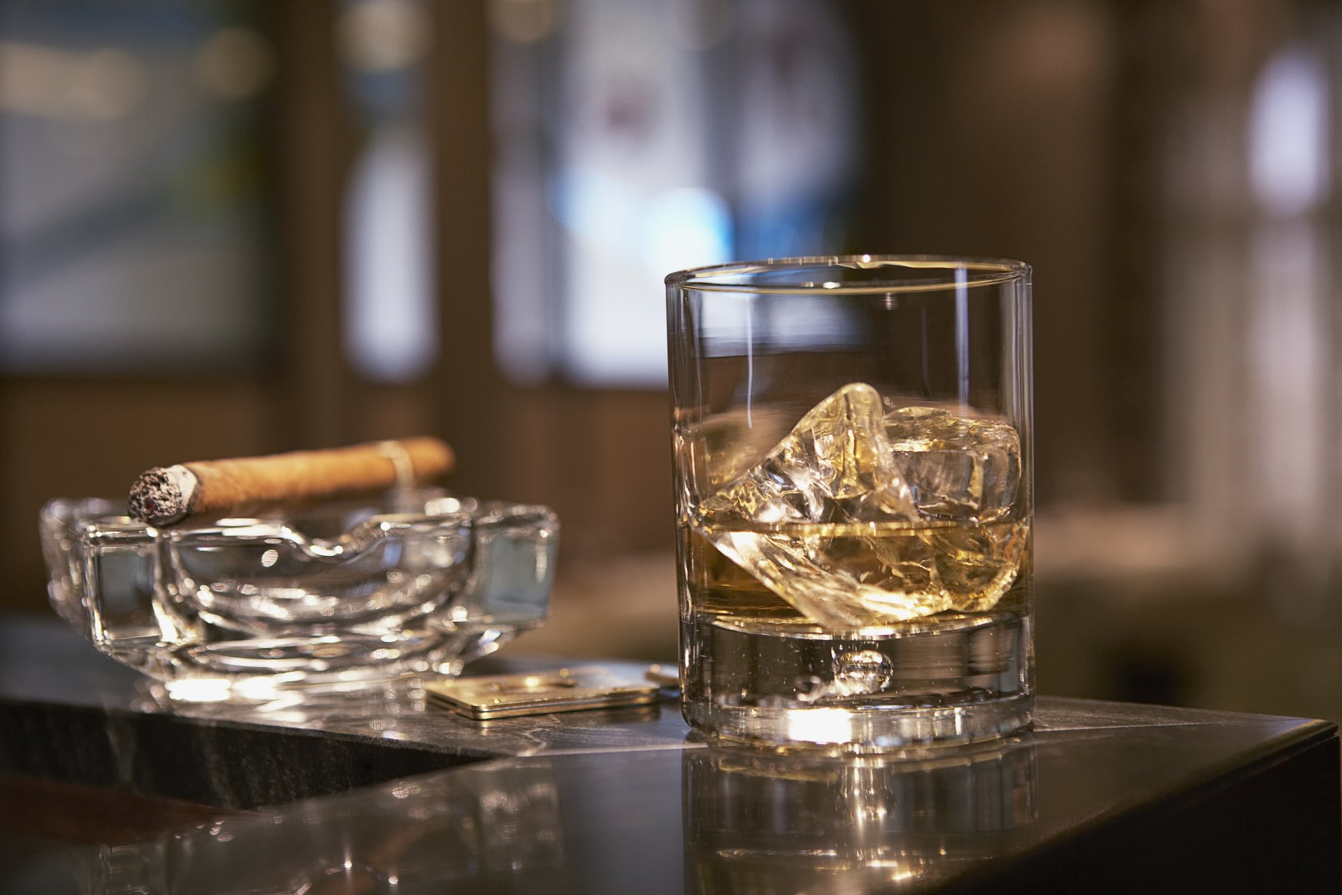 front glass whisky ashtray cigar