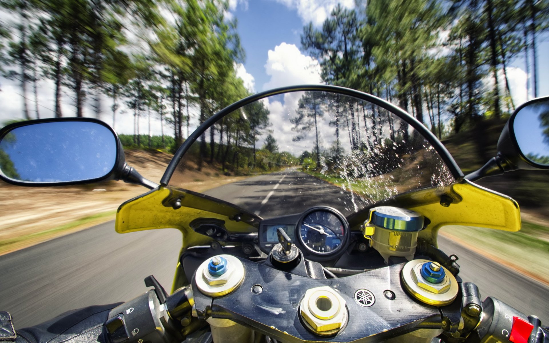 motorrad straße geschwindigkeit