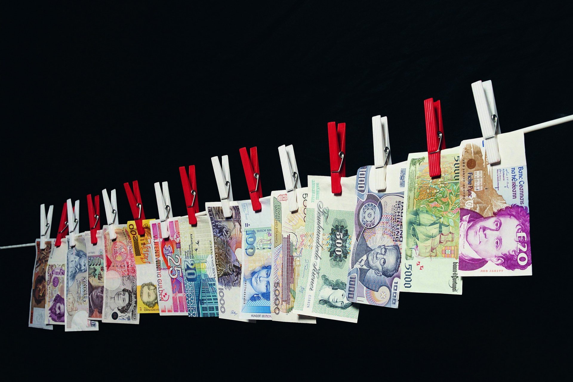 money notes clothespin